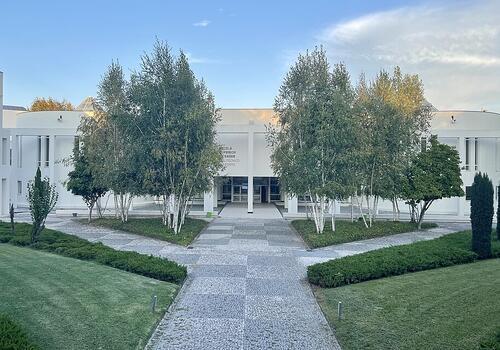 Accueil avec les jardins de École Supérieure de Santé de l’Institut Polytechnique de Porto 